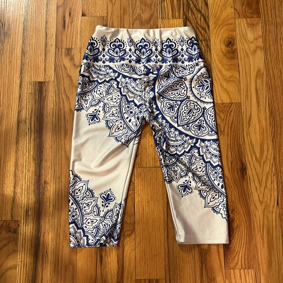 Pineapple clothing leggings size large - Picture 2 of 4